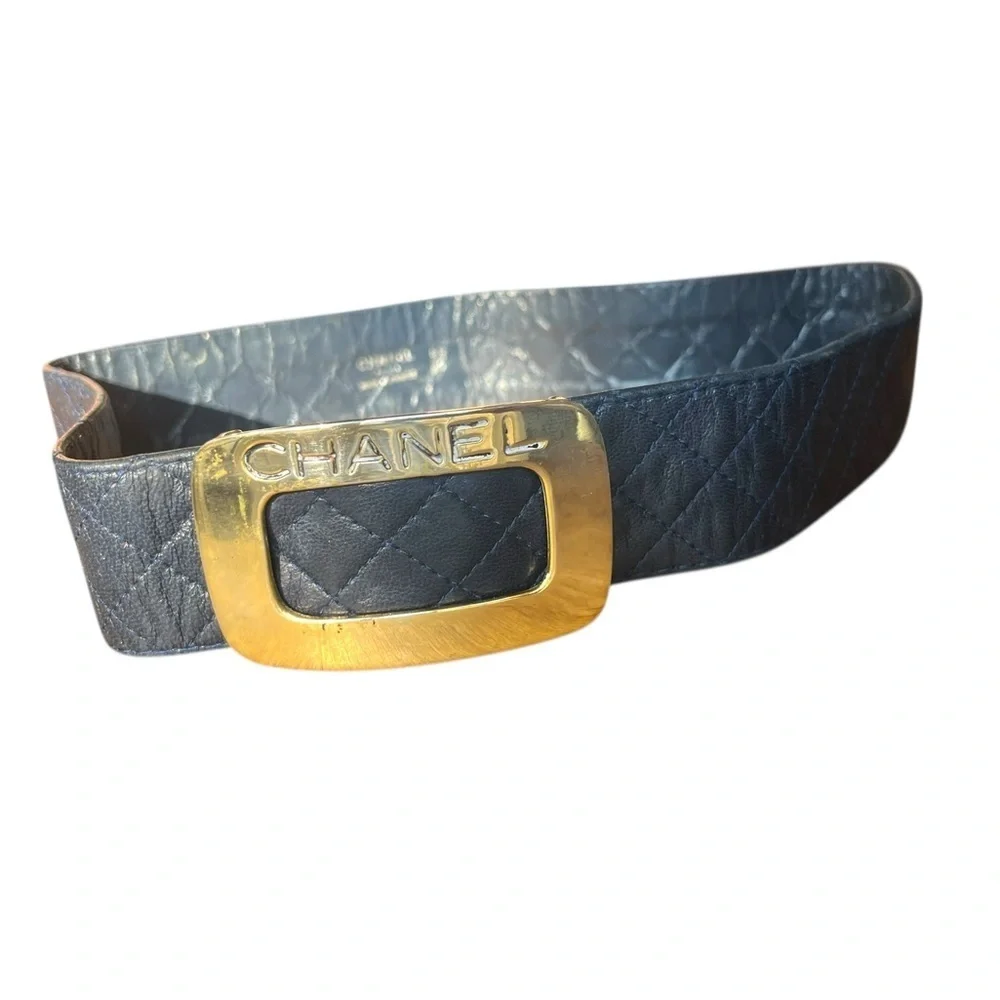 Vintage CHANEL Navy Quilted Leather Belt with Gold Buckle Sz 26
